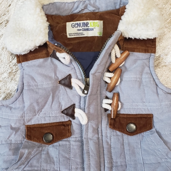 12Mth Gap Toggle & Zip Vest - Picture 2 of 5